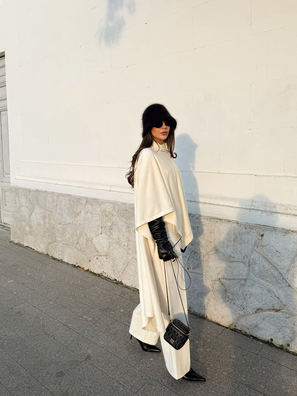 Solid Color Knitted Turtleneck Cape