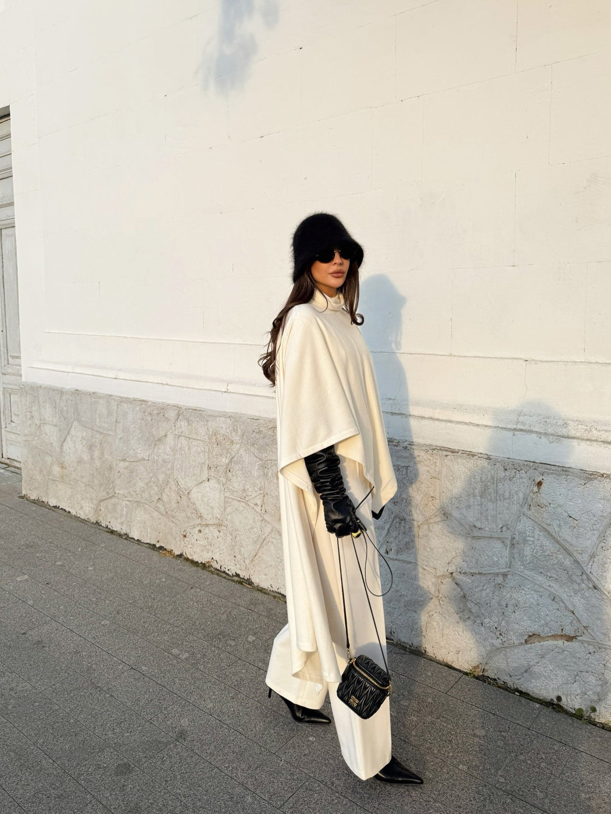 Solid Color Knitted Turtleneck Cape
