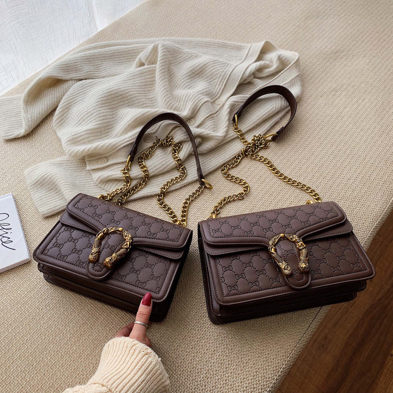 Inclined shoulder bag
