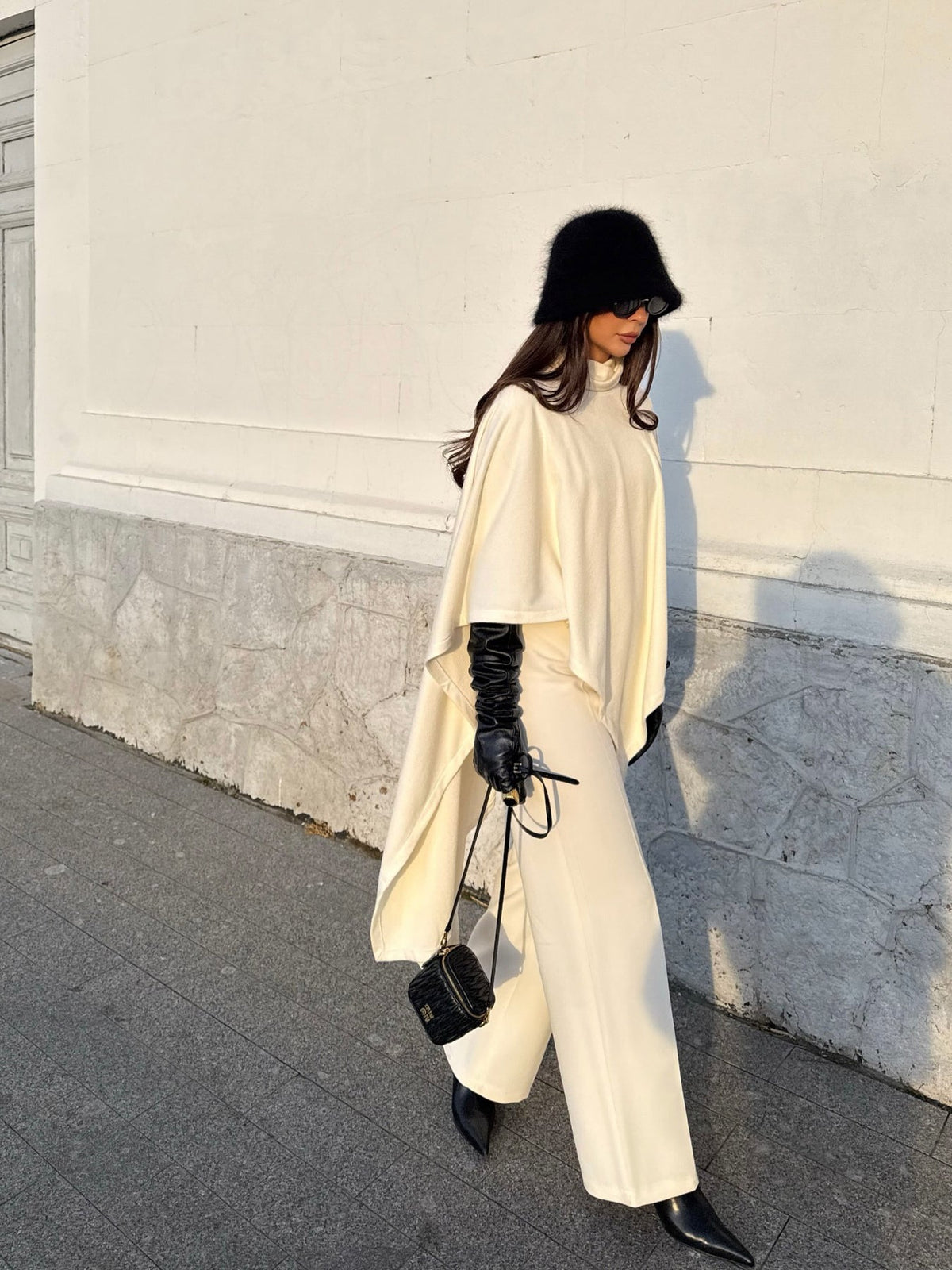 Solid Color Knitted Turtleneck Cape