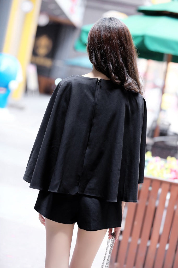 2020 Summer new European and American black simple V-neck batwing sleeve jumpsuit jumpsuit shorts suit chic pet black