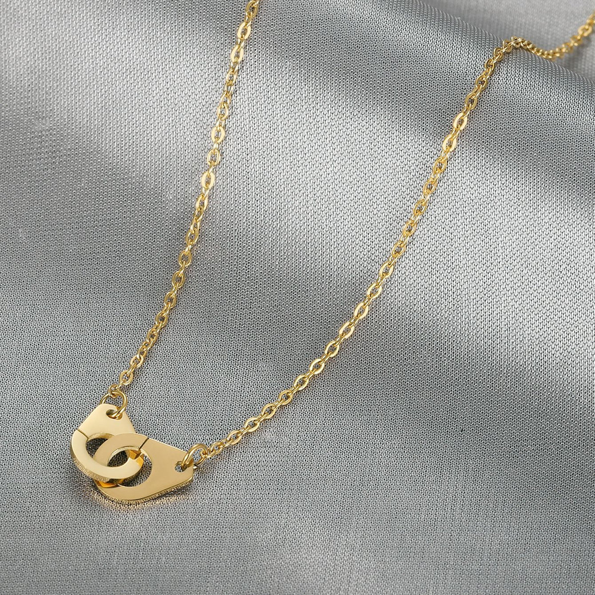 Minimalist Double-Ring Handcuff Pendant Necklace, Personalized Hip-Hop Style
