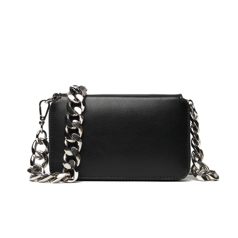 Thick chain shoulder bag
