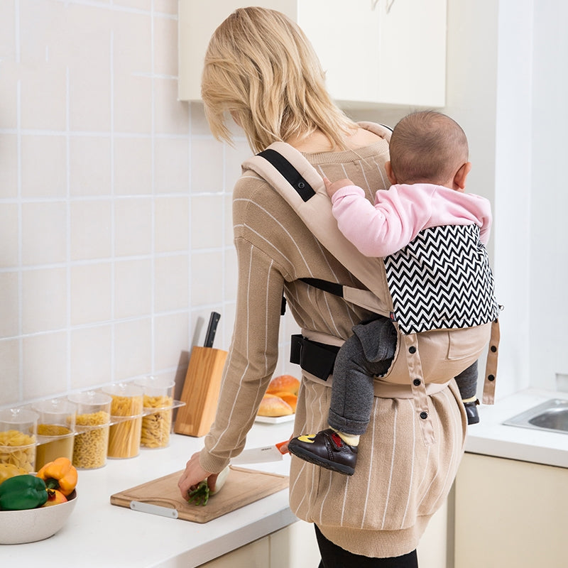 Lightweight sling for baby out