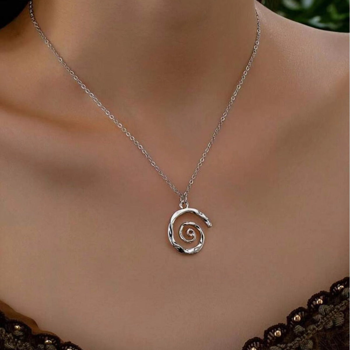 Niche Design Ladies' Sophisticated Collarbone Chain