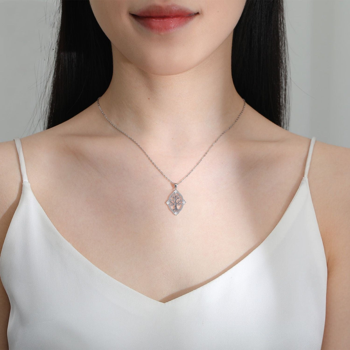 Lucky Tree Necklace Female Clavicle Chain Valentine's Day Gift