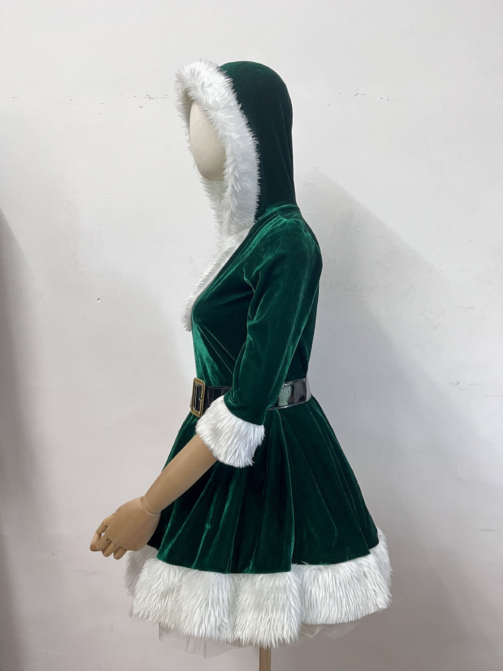 European and American Christmas clothing adult women's hooded Christmas skirt red and green dress performance clothing a generation of hair