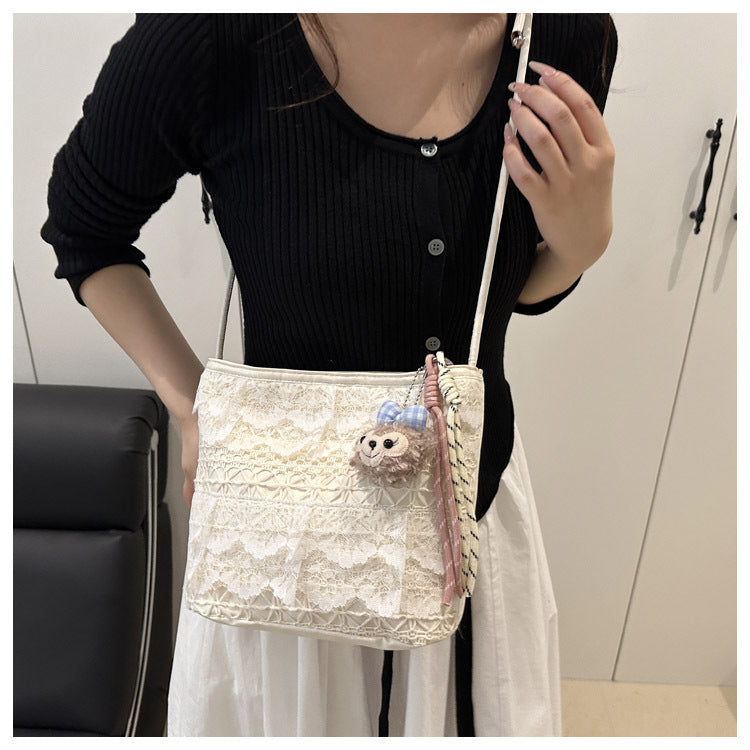 High-Looking and Large-Capacity Women's Small Square Bag 2025 Summer New Fashion Cute Lace Armpit Bag Commuter Shoulder Bag