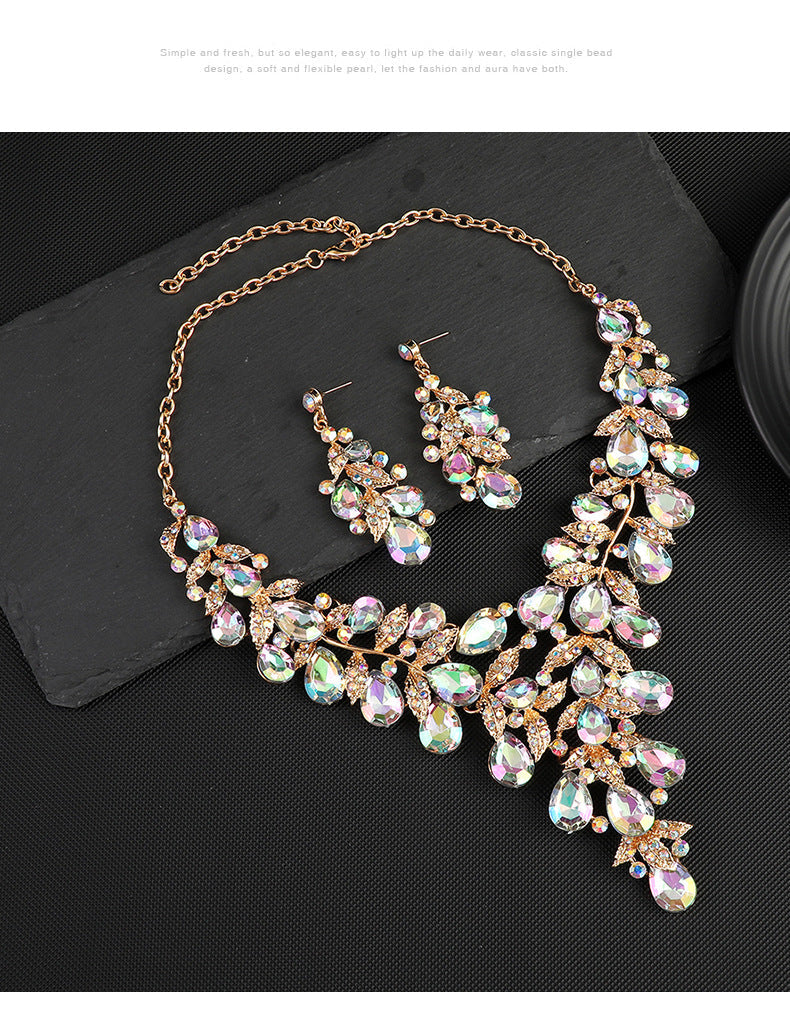 Source Factory European and American Accessories Exaggerated Retro Necklace suit Women Luxury Crystal Banquet Dress Accessories Collarbone Chain