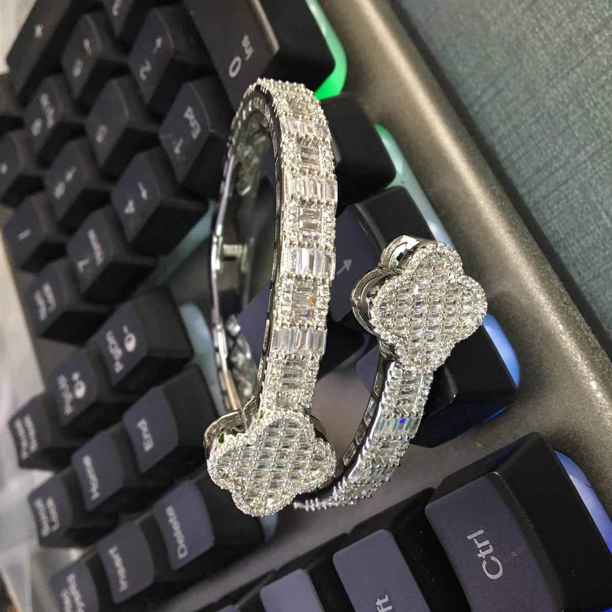 European and American copper inlaid zircon four-leaf clover bracelet high-end sense new ins style niche hip-hop bracelet fashion accessories