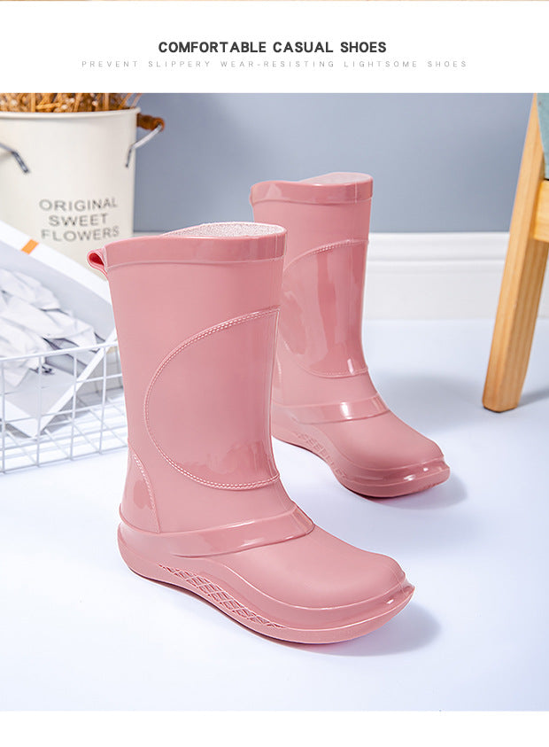 Rain Boots for Women, New Fashionable Waterproof Shoes, Mid-Calf Outdoor Rain Boots for Beachcombing, Trendy Non-Slip Waterproof Slip-On Rubber Shoes