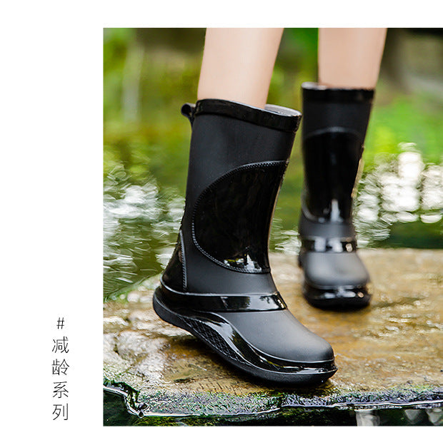 Rain Boots for Women, New Fashionable Waterproof Shoes, Mid-Calf Outdoor Rain Boots for Beachcombing, Trendy Non-Slip Waterproof Slip-On Rubber Shoes
