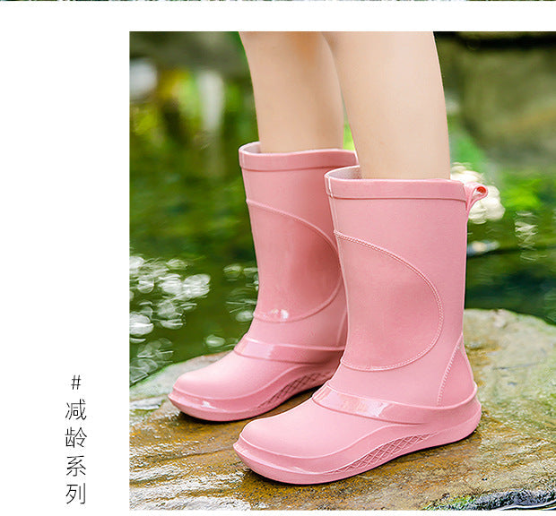 Rain Boots for Women, New Fashionable Waterproof Shoes, Mid-Calf Outdoor Rain Boots for Beachcombing, Trendy Non-Slip Waterproof Slip-On Rubber Shoes