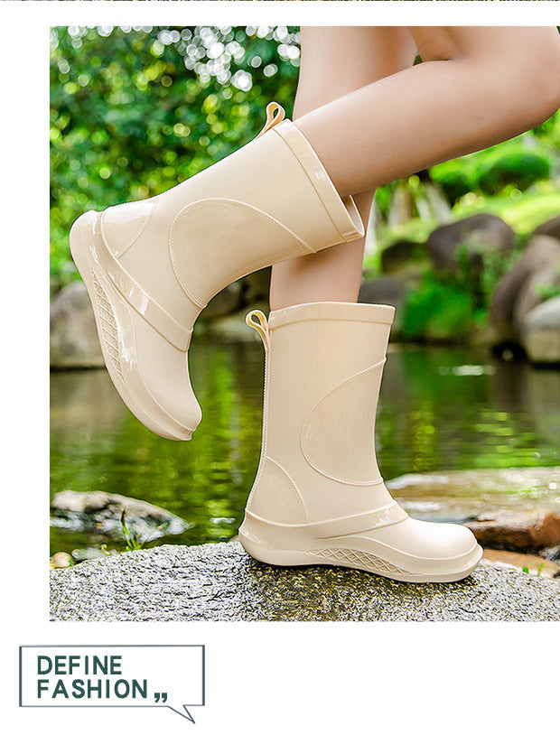 Rain Boots for Women, New Fashionable Waterproof Shoes, Mid-Calf Outdoor Rain Boots for Beachcombing, Trendy Non-Slip Waterproof Slip-On Rubber Shoes