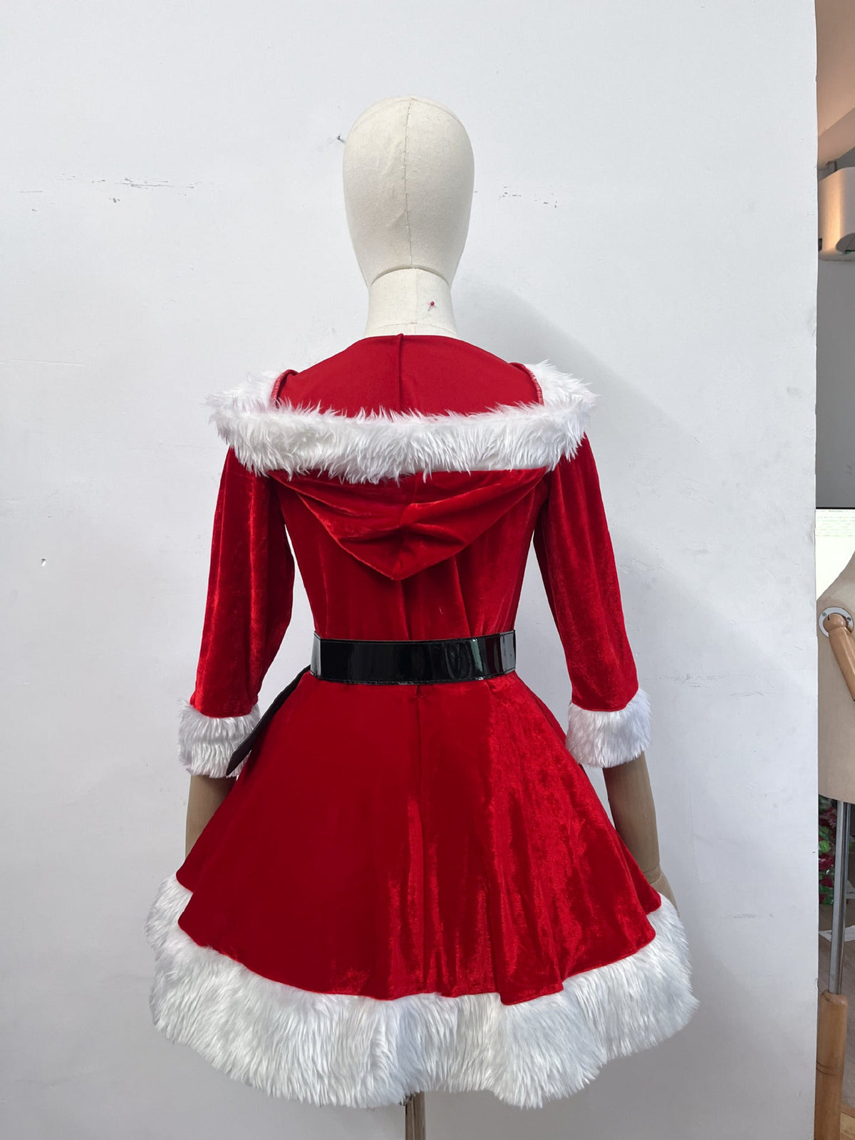 European and American Christmas clothing adult women's hooded Christmas skirt red and green dress performance clothing a generation of hair