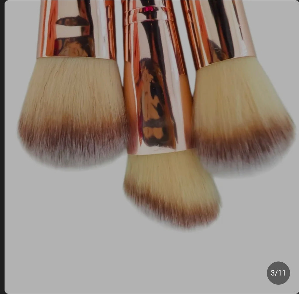 Makeup Brush Set - Multiple Brushes
