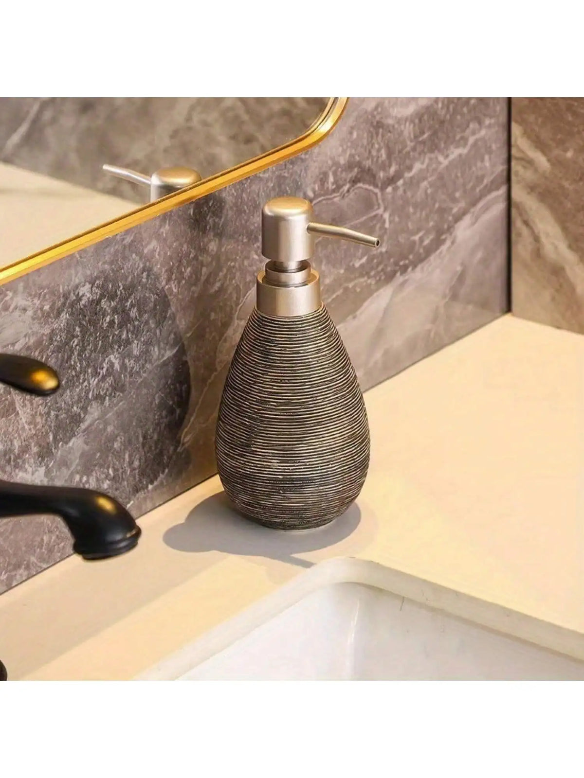 Creative Retro Style Ceramic Push-Type Soap Dispenser With Pump,  Hand Soap Bottle, Suitable For Bathrooms Kitchens And Toilets