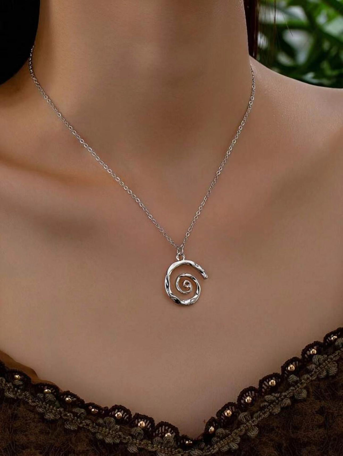 Niche Design Ladies' Sophisticated Collarbone Chain