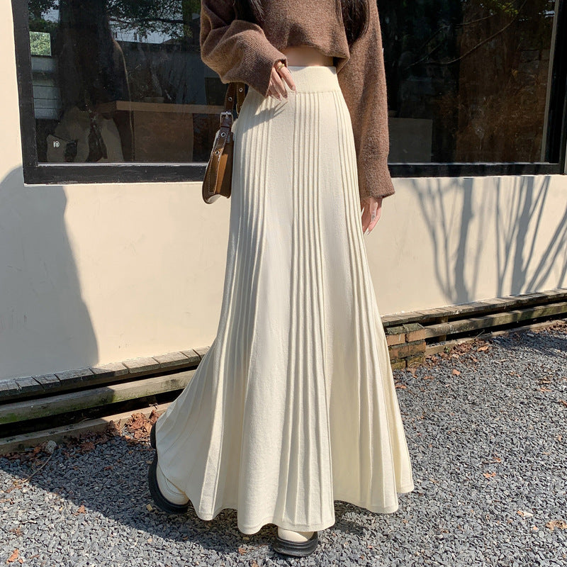 High-waisted Figure-flattering Thickened Pleated Knit Skirt